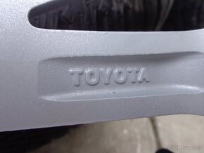 Toyota CH-R original zimna sada kol s TPMS ventilkama - 10