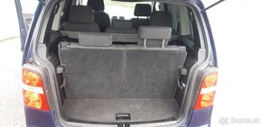 Volkswagen Touran 2,0 TDi Highline 7-míst - 10