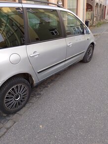 Volkswagen Sharan - 10