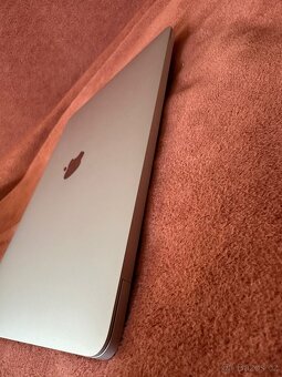 Apple MacBook Pro 13” M1 (8GB RAM, 256GB SSD) – Výborný stav - 10