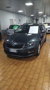 ŠKODA OCTAVIA 2.0TDI COMBI DSG 48000KM - 10