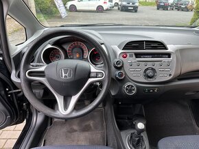 Honda Jazz, 95.000 km, rok 2011, servisováno jen v Hondě - 10