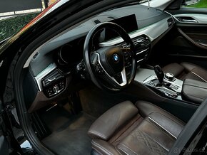 BMW 530D LUXURY LINE XDRIVE - 195kW, R.V.2017, PUVOD CR, DPH - 10