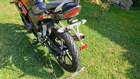 Honda CBR 125r - 10