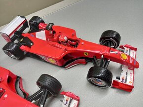 2x F1 FERRARI F2001 SCHUMACHER HOTWHEELS 1:18 - 10