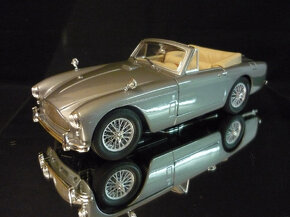 Modely 1:18 Rozprodám Aston Martin 18ks 20 až 21.století - 10