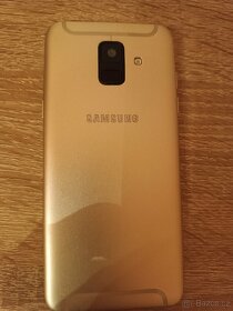 Samsung Galaxy A6 zlatý se zárukou - 10