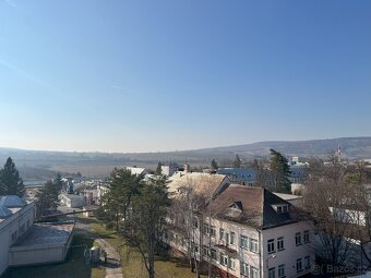 Prodej unikátního bytu s panoramatickým výhledem na Uherský - 10