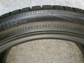 4x -- 235/40 R19 Zimní pneu Nokian WR A4 -- - 10