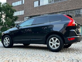 Volvo XC60 2.4D 4x4 120KW 5.VÁLEC MANUÁL 1.MAJITEL SENZORY - 10