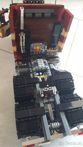 LEGO Scania T143M [SBrick] + flatbed trailer - 10