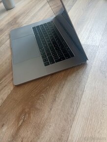 MacBook Pro 15" A1990 - 10