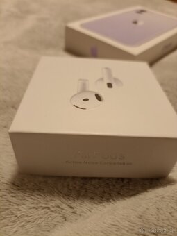 Airpods - 10