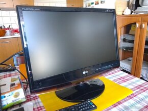 LG Flatron 20" M2062D + GoSat GS 220T2 - 10