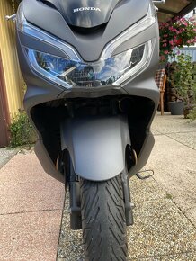 HONDA pcx 125 , 10 260 km najeto - 10