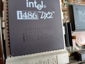 Historický herní počítač Intel i486DX2 66MHz, 32MB RAM - 10