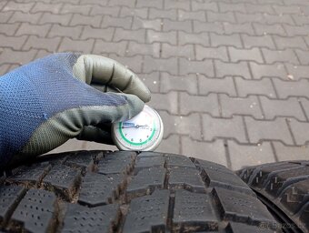 235/65/17 zimní pneu dunlop grandtrek - 10