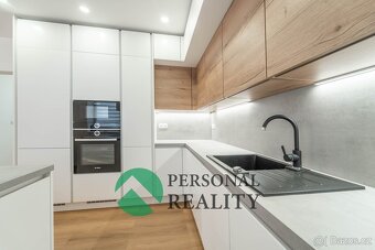 Úsporný a prostorný RD, 6+kk, 183 m2 v obci Jenštejn - 11