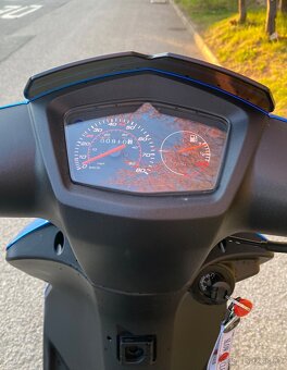 Skútr Peugeot Kisbee bez ŘP 25 km/h - 11