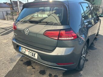 Volkswagen e-golf - 11