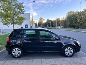 Volkswagen Golf V 1.9 TDi 66kW Obuto na zimu - 11