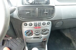 Fiat Punto 1.2i 44kw Clasic - 11