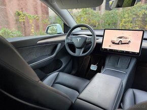 Tesla model Y long range - 11