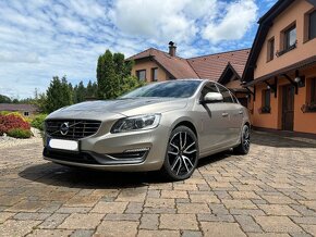 Volvo S60 D5 AWD SUMMUM (Automat), 158 kW - 11