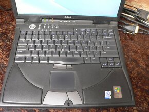 NB Dell Inspiron 8100 - 11