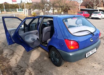 Ford fiesta 1.3i. - najeto pouze 50000km - 11