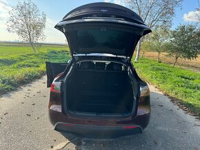 Tesla Model Y 75kWh Performance AWD - 11