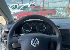 Volkswagen Passat 1,6 75kW Comfortline TAŽNÉ benzín manuál - 11