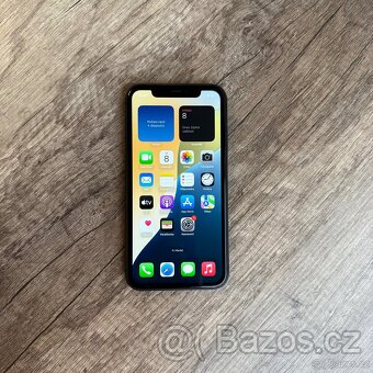 iPhone 11 64GB, černý (12 měsíců záruka) - 11