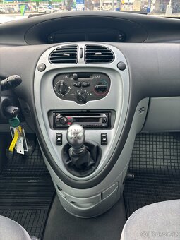 Citroën Xsara Picasso,  1,6i 80kW Koupeno v ČR - 11