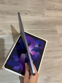 iPad Air 5 (2022) Fialová 64GB - 11