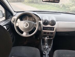 Dacia Sandero 1.6 rok 2012 - 11