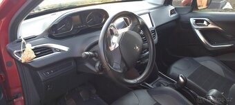 Prodám Peugeot 2008 Allure 1.2 PureTech 82k - 11