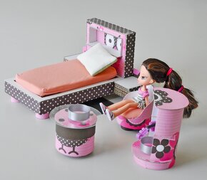 Nábytek pro panenky BRATZ i BARBIE – Dětský pokoj - 11