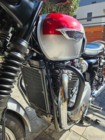 Triumph Bonneville  T120 - 11