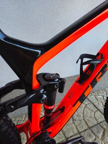 Horské kolo Trek Slash 9.8 Carbon 29″ - 11