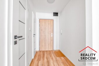 Pronájem moderního bytu 1+kk s lodžií, 27 m2, ul. Výškovická - 11