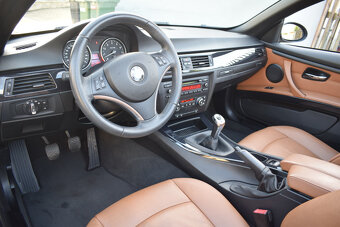 BMW 3 E93 325i 160kW,málo KM+ZÁRUKA,CABRIOLET,TOP,2009 - 11