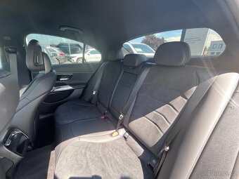 Mercedes-Benz E 220 d 4MATIC sedan - 11