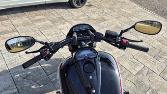 Suzuki Intruder M1800R - 11