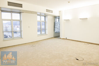 Tančící dům - pronájem kancelářských prostor (50 m2), Praha - 11