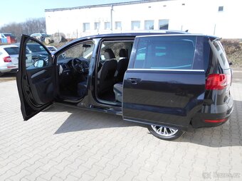 VW SHARAN 2.0 TDI 103 KW R.2011 STYLE STAV A1 SERV.KNÍŽKA - 11