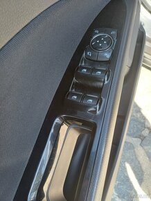 Ford Mondeo 2.0 TDCi Titanium, 110kW, r.v. 2015 - 11