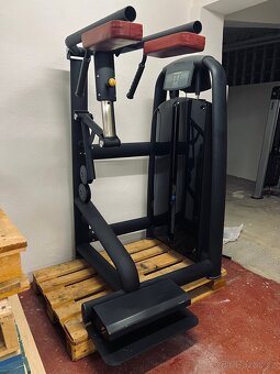 Profi Fitness stroje na prodej Černý + šedý Technogym - 11