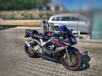 Honda CBR 929rr Fireblade - 11