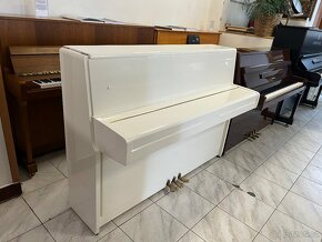 Bílé pianino Yamaha se zárukou, doprava zdarma. PRODÁNO - 11